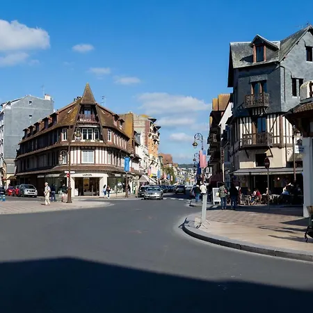 Le Petit * Deauville